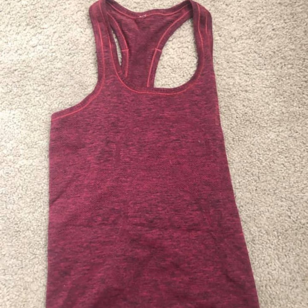 Lululemon Swiftly Tech Razorback